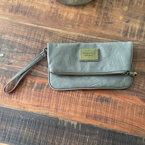 Simply Vera Vera Wang Charcoal Wristlet